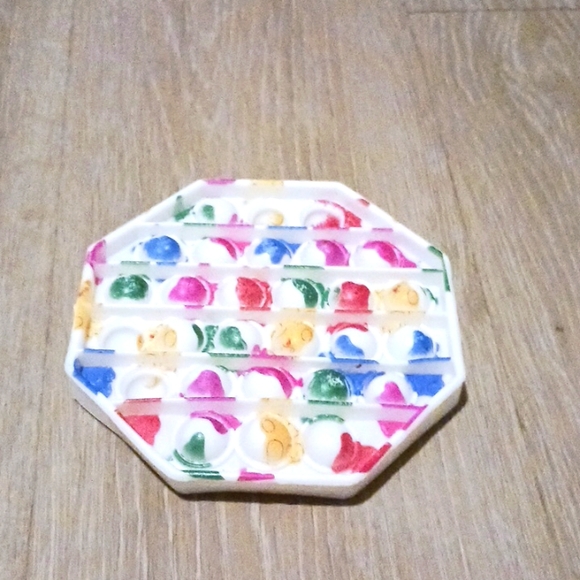 Used gummy bear pop it - Picture 1 of 2